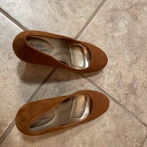 Suede  brown wedge shoes